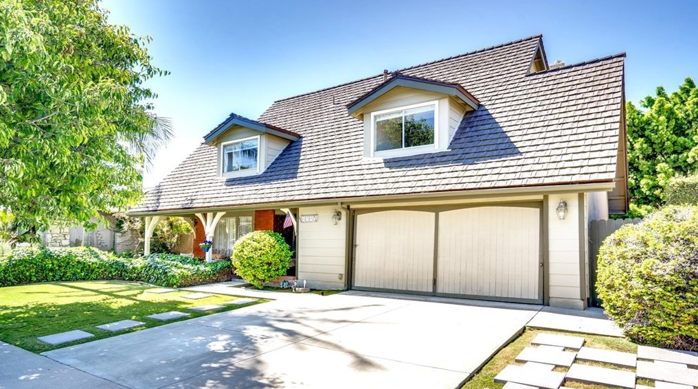 6352 Flint Dr, Huntington Beach, CA 92647-3351