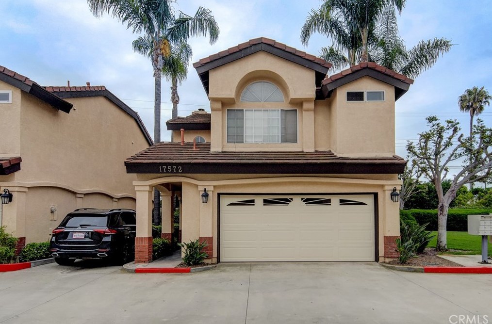 17572 Van Buren Ln, Huntington Beach, CA 92647-6933