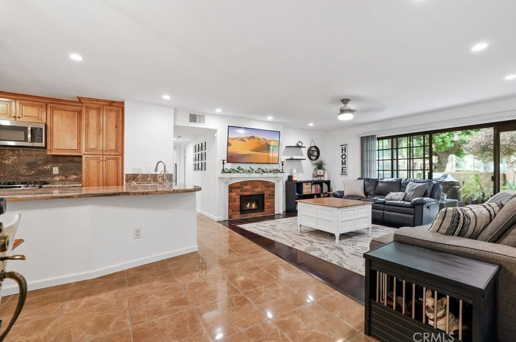 3671 Bear St, Santa Ana, CA 92704-8253