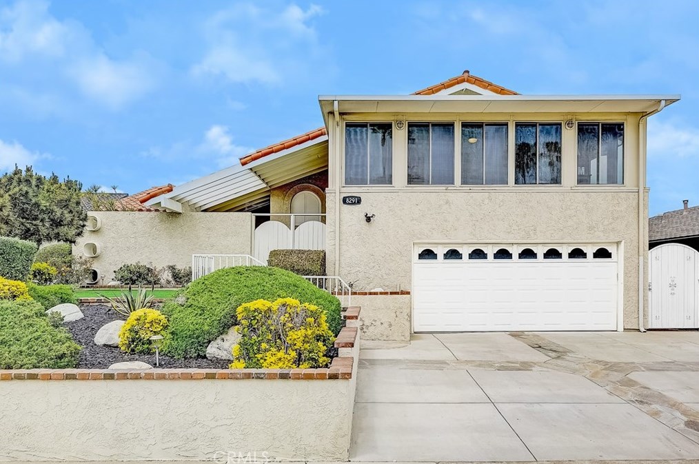 8291 Atlanta Ave, Huntington Beach, CA 92646-6125