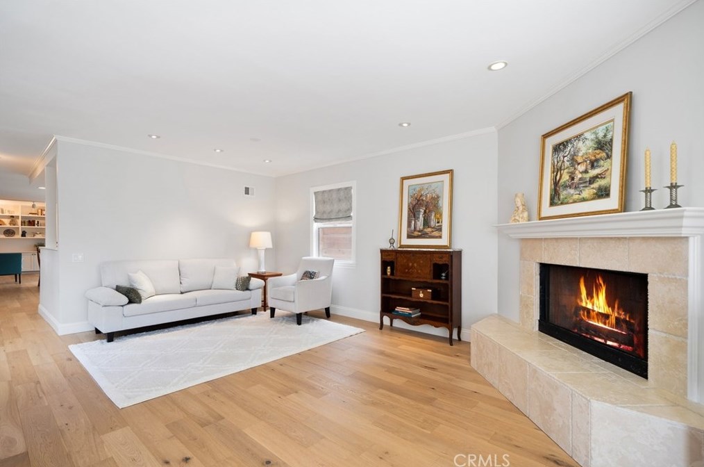 227 17th St, Seal Beach, CA 90740