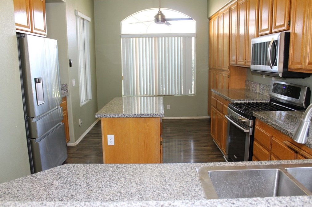 24825 Newgarden St, Moreno Valley, CA 92551-7422