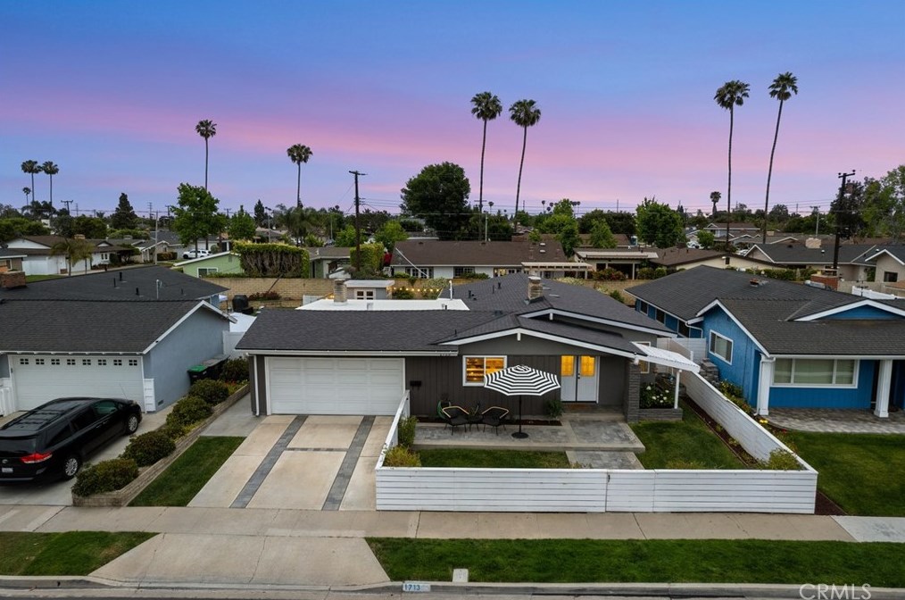 1713 Iowa St, Costa Mesa, CA 92626-2018