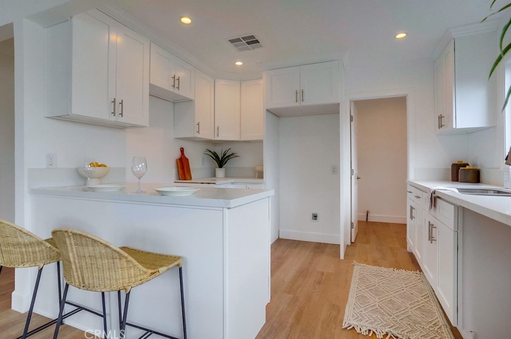 6326 8th Ave, Los Angeles CA  90043-4158 exterior