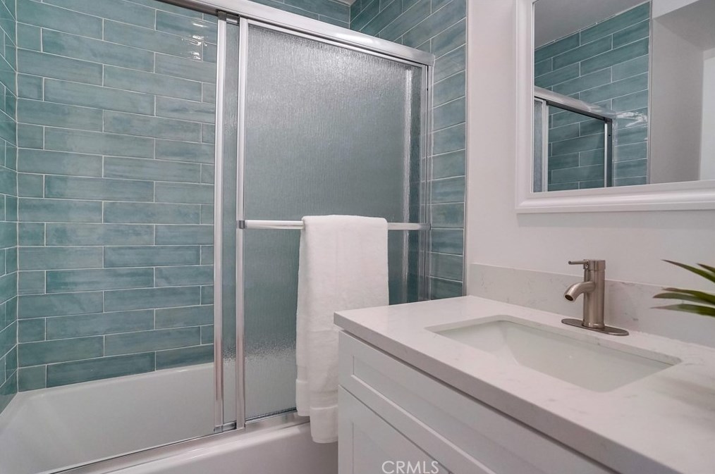 6326 8th Ave, Los Angeles CA  90043-4158 exterior