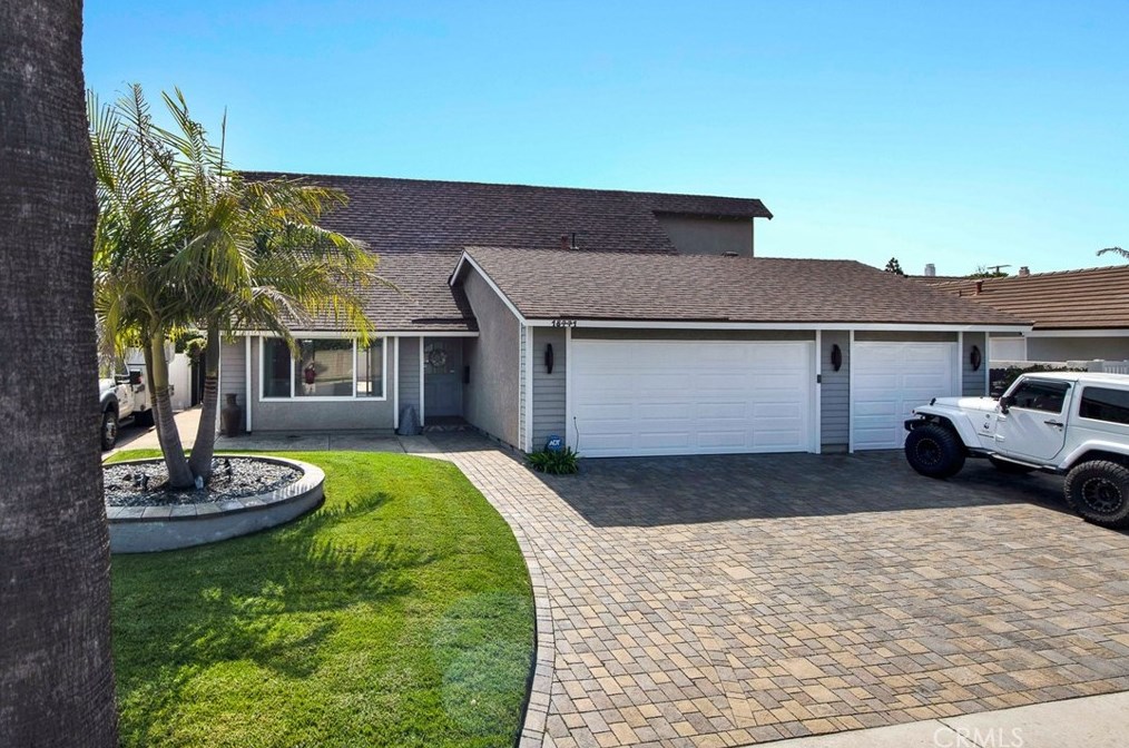 18441 Huntington St, Huntington Beach, CA 92648