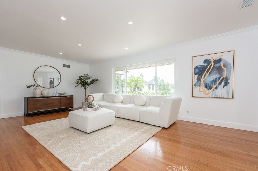 2565 Country Club Dr, Glendora, CA 91741