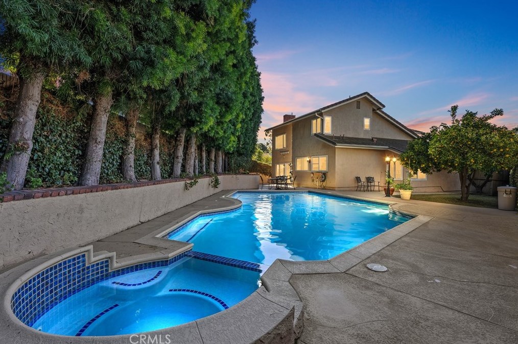 6 Dorchester E, Irvine, CA 92620