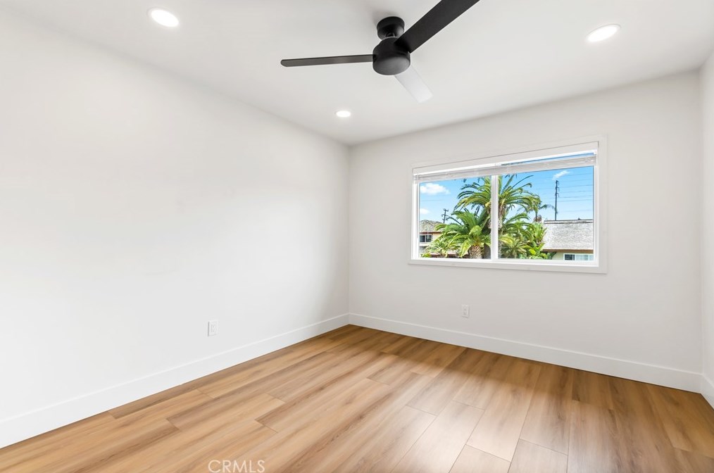 20061 Midland Ln, Huntington Beach CA  92646-4914 exterior