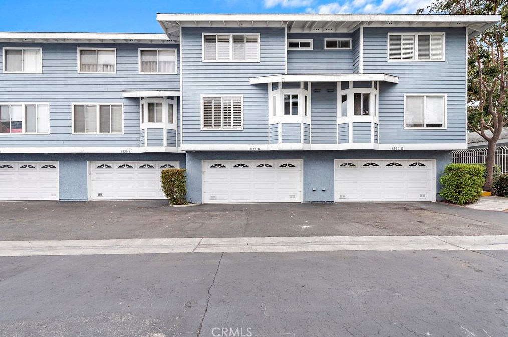 8120 Islandview Cir, Huntington Beach, CA 92646-2093