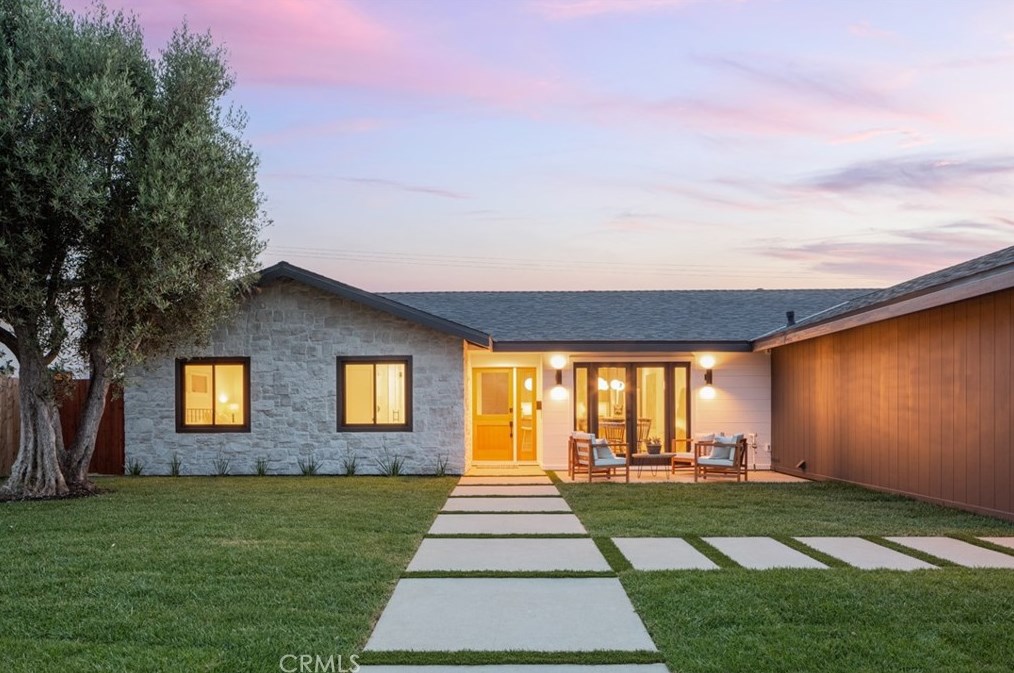 2751 De Soto Ave, Costa Mesa, CA 92626