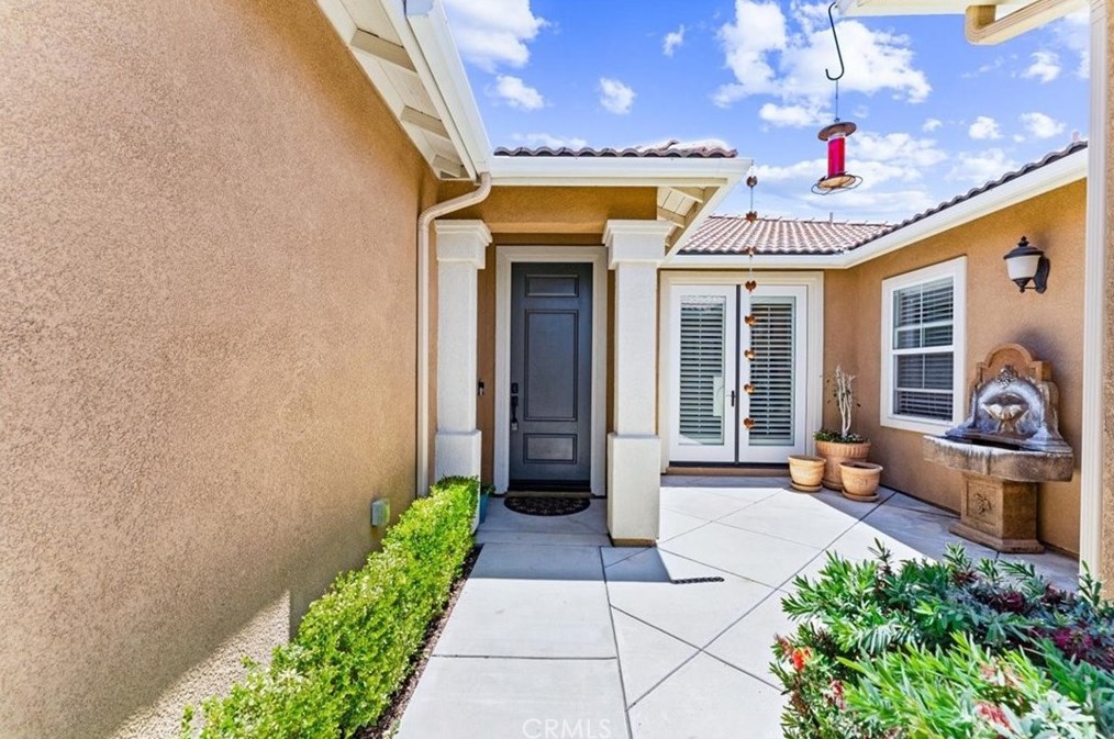 32391 Old Grove Ct, Winchester, CA 92596