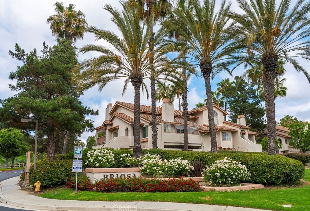 26572 Las Palmas, Laguna Beach CA  92656-3152 exterior