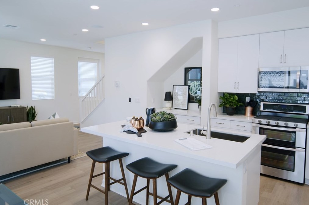 16034 Parkhouse Dr #2, Fontana, CA 92336