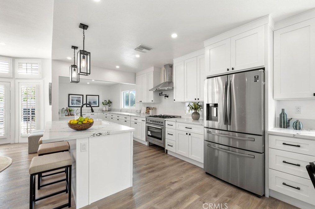 1086 Santa Cruz Cir, Costa Mesa, CA 92626