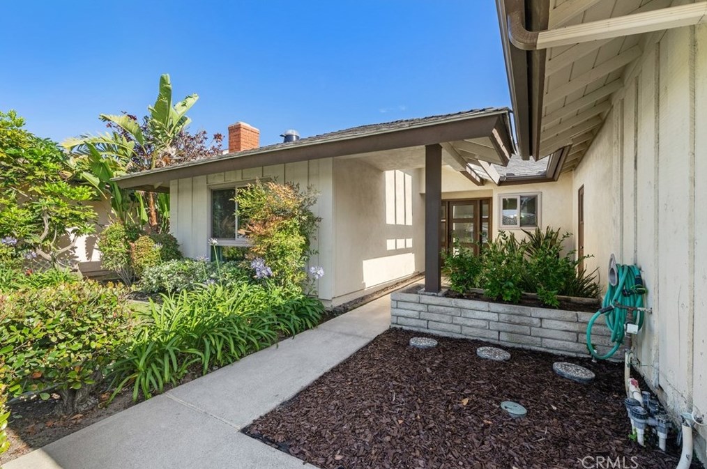 929 Tanana Pl, Costa Mesa, CA 92626