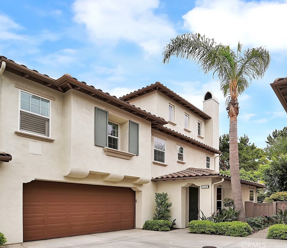 18748 Roxbury Ln, Huntington Beach, CA 92648-6858
