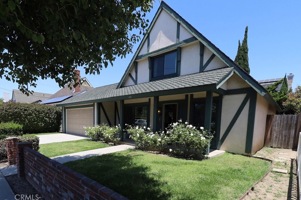 418 16th St, Costa Mesa, CA 92627-3202