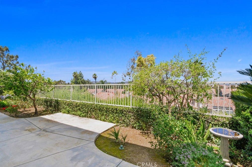 2 Osprey Ave, Laguna Beach, CA 92656-1772
