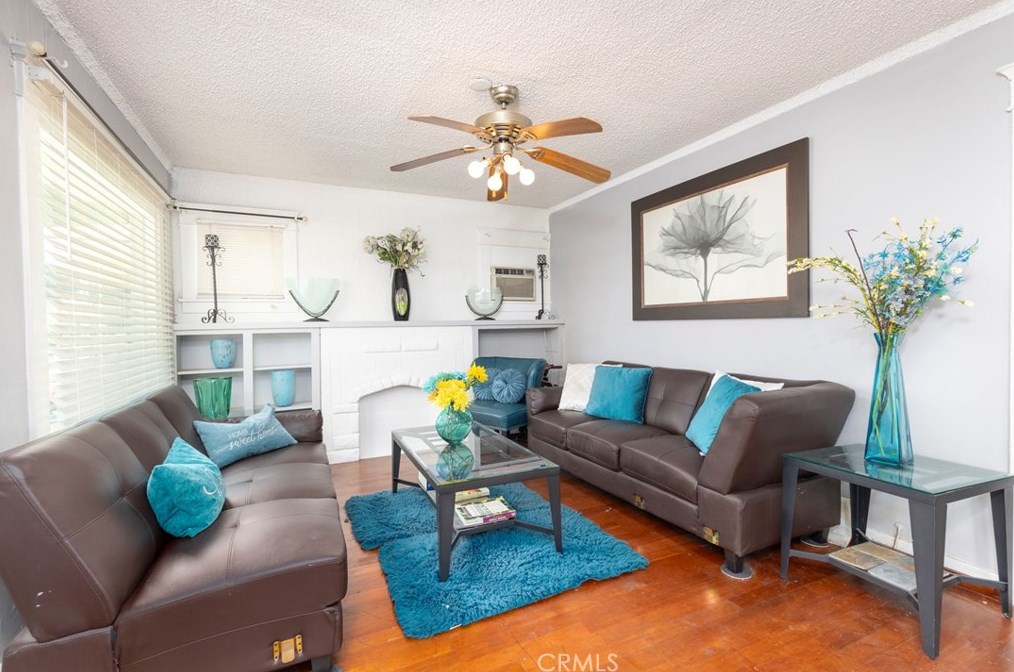 425 92nd St, Los Angeles, CA 90003-3824