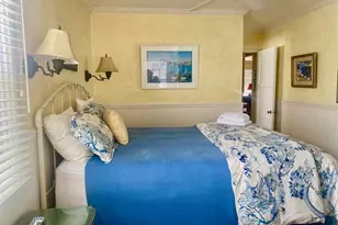 203 Amethyst Ave, Newport Beach, CA 92662 - Photo 12