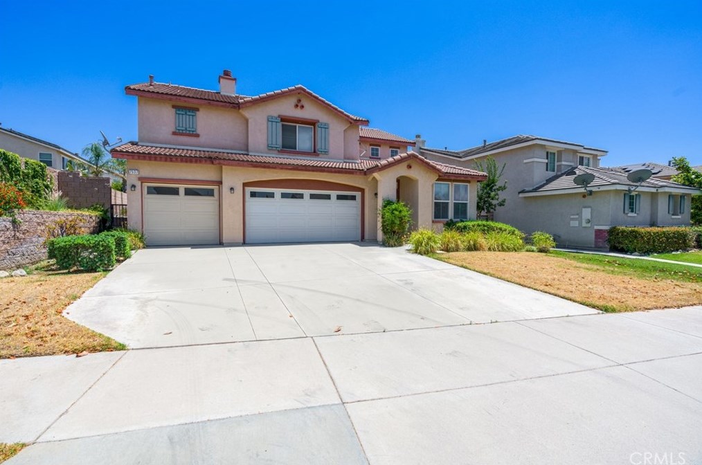 7537 Red Bluff Ln, Fontana, CA 92336-0726