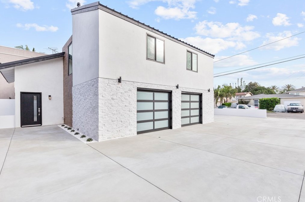 185 Cecil Pl, Costa Mesa, CA 92627