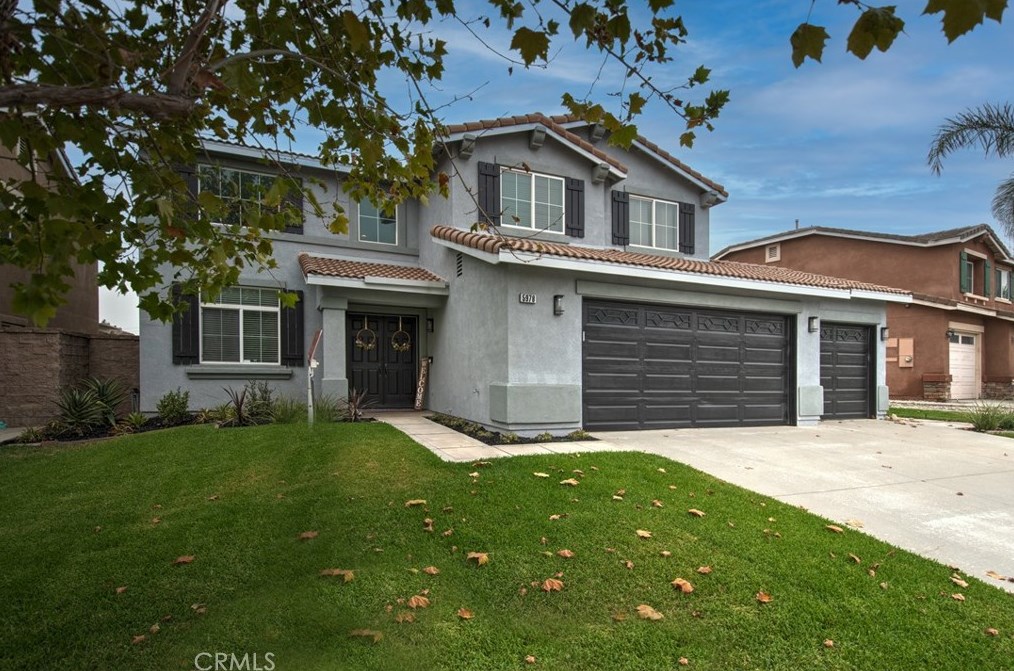 5978 Roosevelt Dr, Fontana, CA 92336-5368