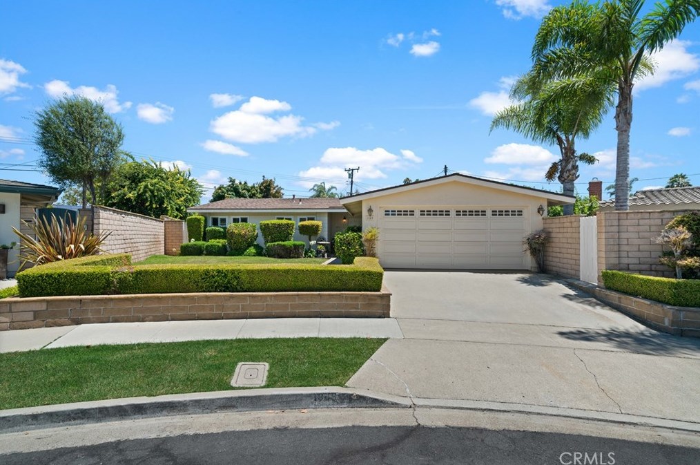 1849 Kentucky Pl, Costa Mesa, CA 92626-2211