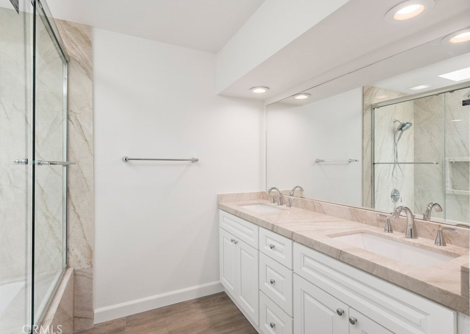 2911 Shadow Brk Ln, Thousand Oaks CA 91361-3208 exterior