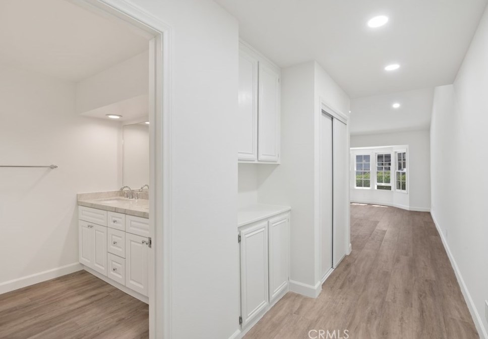 2911 Shadow Brk Ln, Thousand Oaks CA 91361-3208 exterior