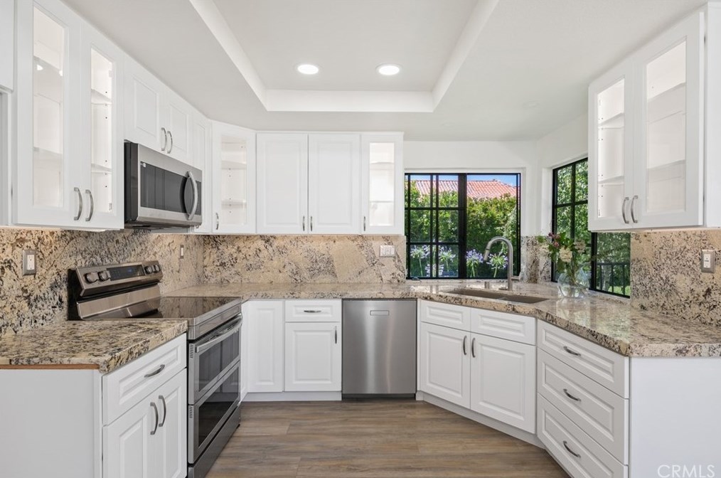 2911 Shadow Brk Ln, Thousand Oaks CA 91361-3208 exterior