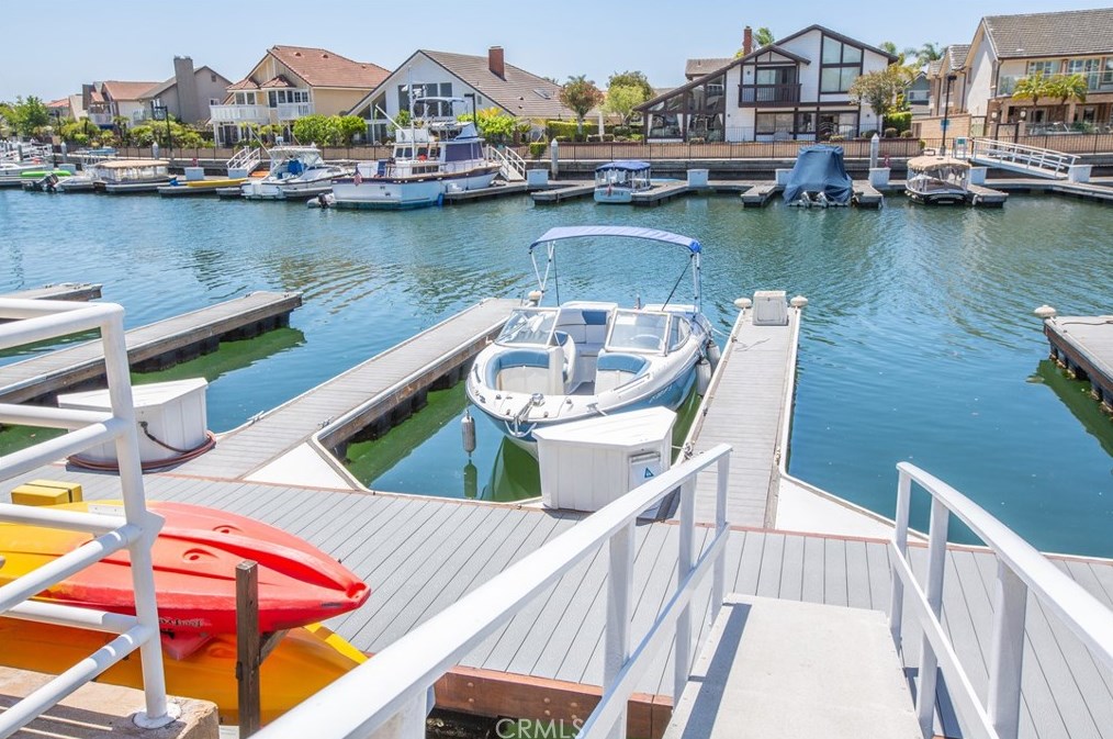 3386 Tempe Dr, Huntington Beach, CA 92649-1921