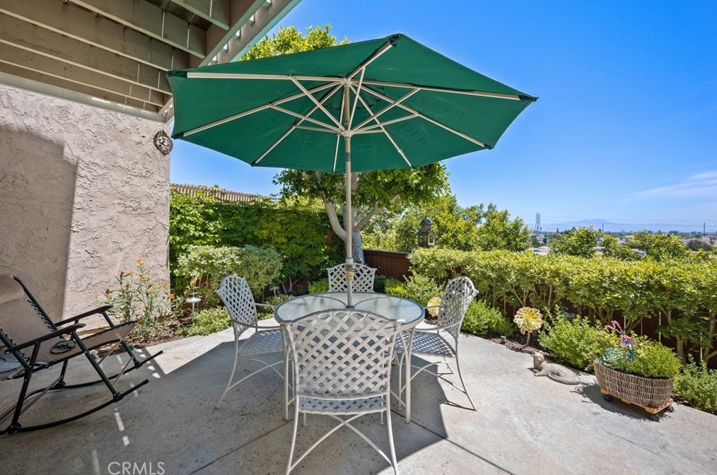 18526 Vallarta Dr, Huntington Beach, CA 92646-1852
