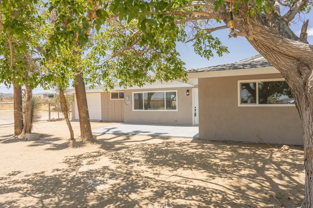 6468 Richard Dr, Yucca Valley, CA 92284-5740