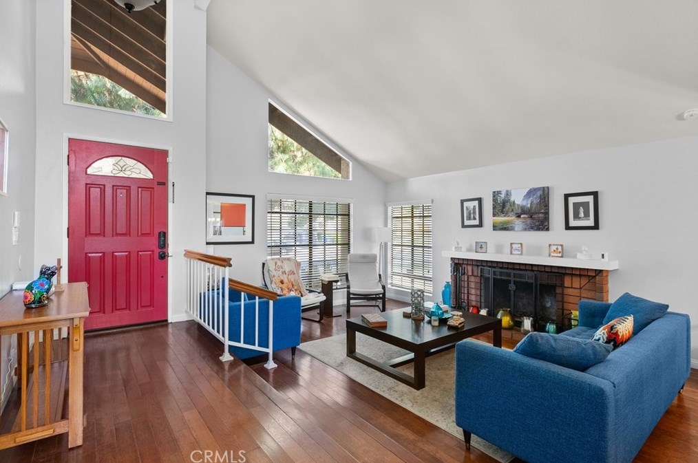 14 Hunter Point Rd, Pomona, CA 91766-4956