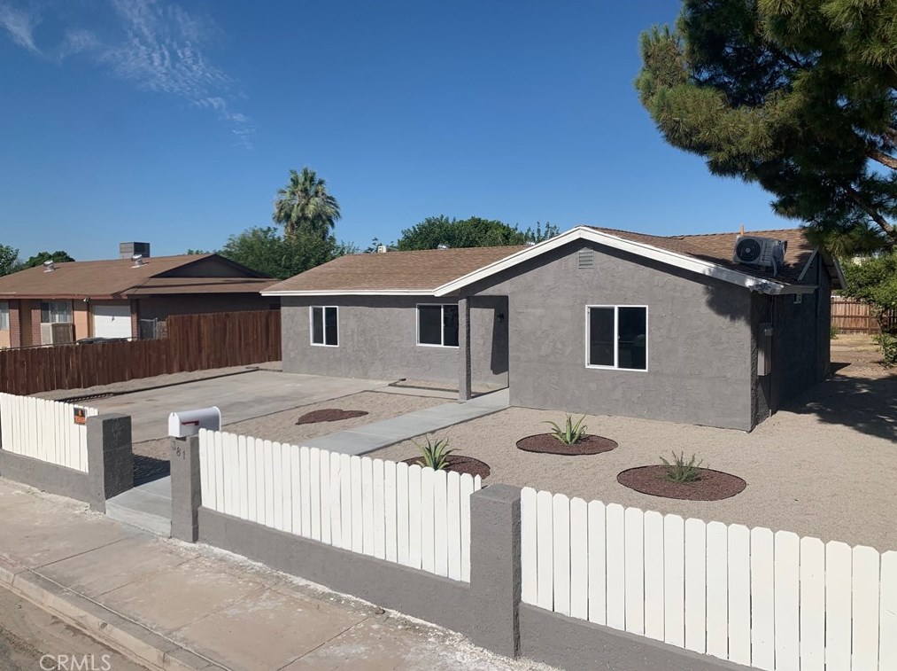 381 Carlton Ave, Blythe, CA 92225-1411