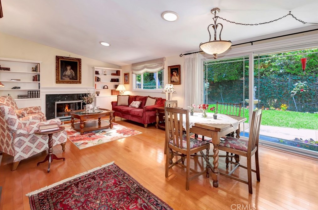 260 Villanova Rd, Costa Mesa, CA 92626-6332