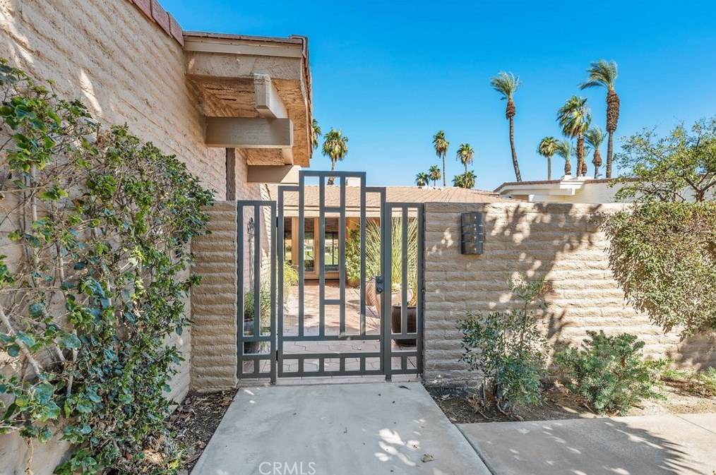 44826 Oro Grande Cir, Palm Desert, CA 92210-7411