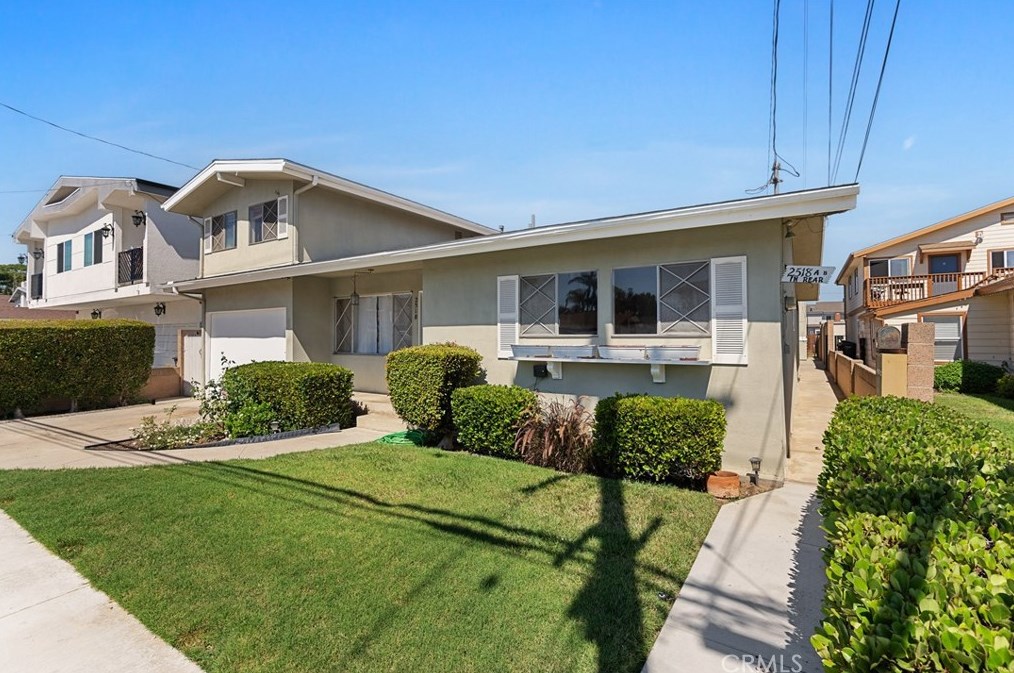 2518 Delaware St, Huntington Beach, CA 92648-6536