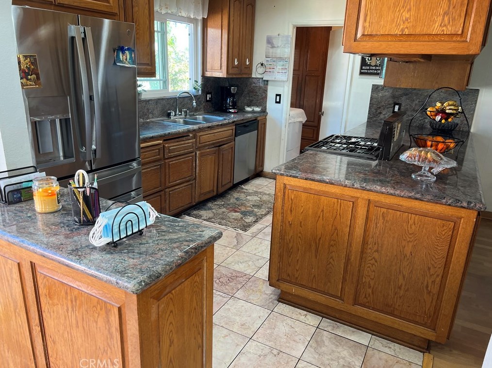 5911 Jones Ave, Westminster CA  92683-2467 exterior