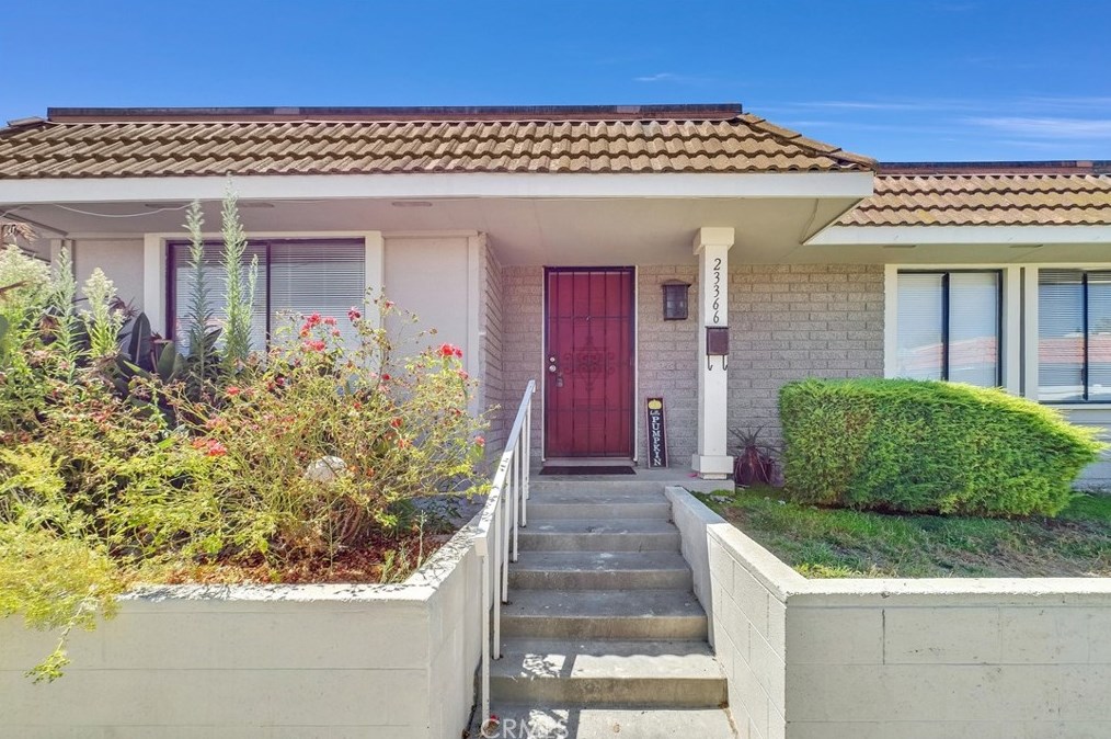 23366 El Reposa, Laguna Beach, CA 92656-1104