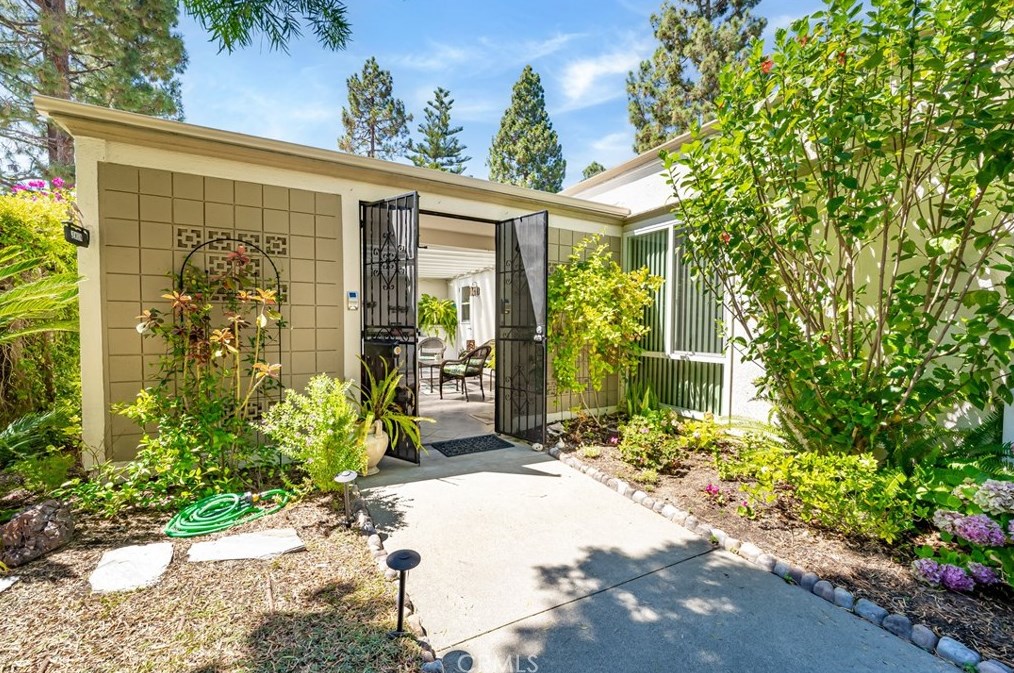 303 Avenida Sevilla, Laguna Beach, CA 92637-3390