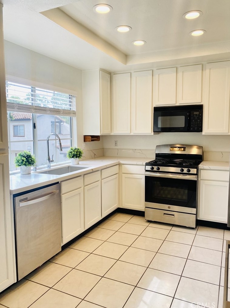 4 Via Solaz, Trabuco Canyon, CA 92688