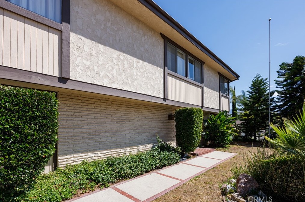 3111 Grangemont Rd, Glendale, CA 91206