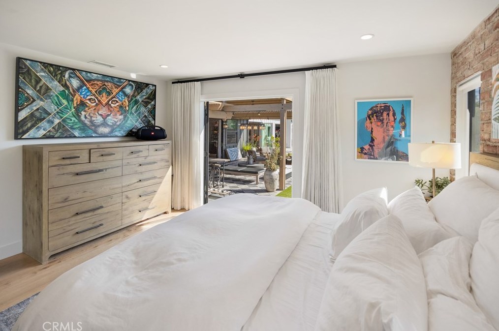 337 Costa Mesa St, Costa Mesa CA  92627-2307 exterior