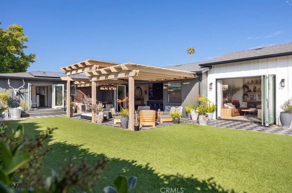 337 Costa Mesa St, Costa Mesa CA  92627-2307 exterior