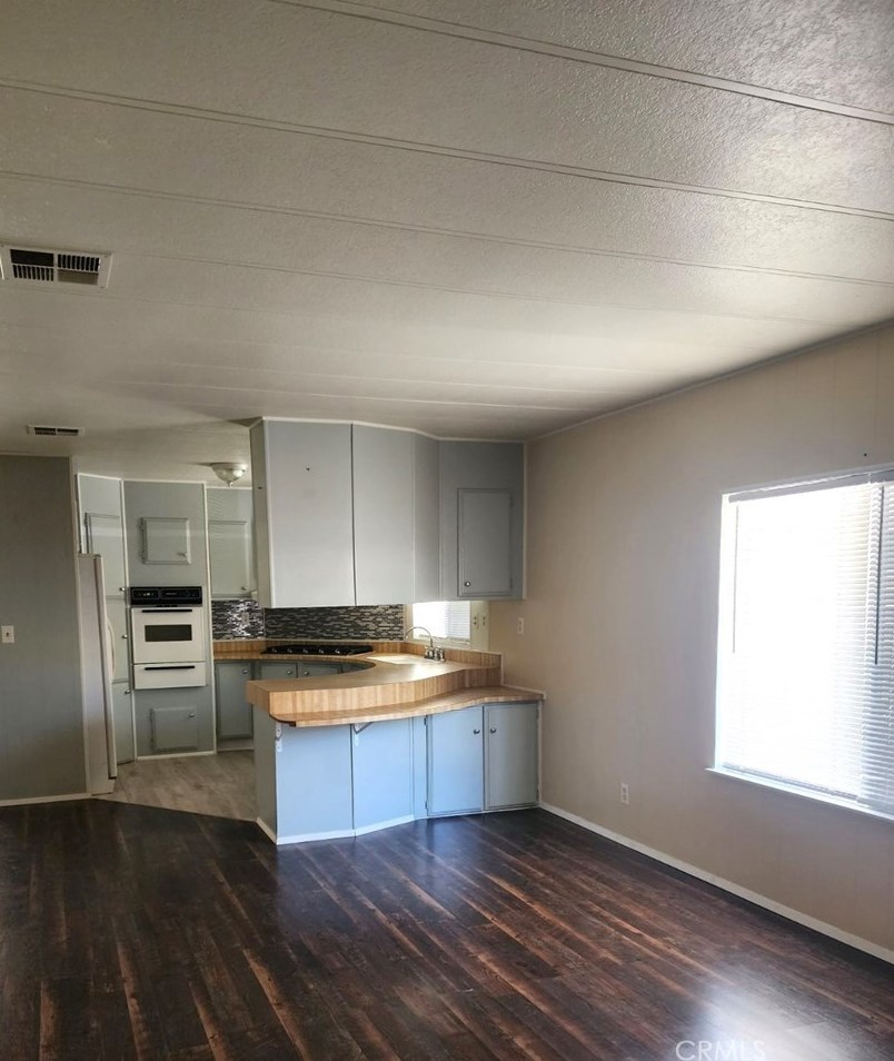 7700 Lampson #112, Garden Grove, CA 92841