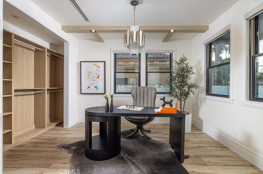 17007 Edgewater Ln, Huntington Beach CA  92649-4207 exterior