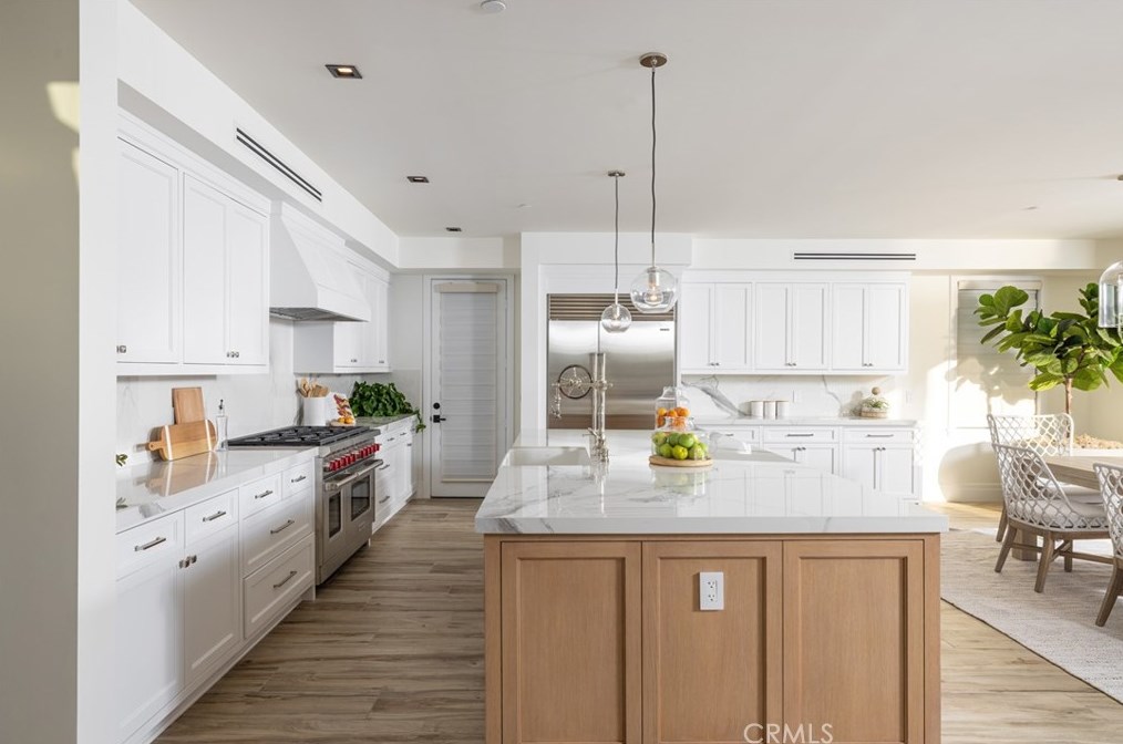 17007 Edgewater Ln, Huntington Beach CA  92649-4207 exterior